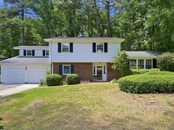 6725 W Lake Anne Dr, Raleigh, NC 27612