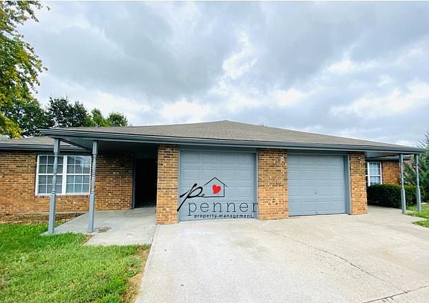 1st image of 401 NE Austin St #B