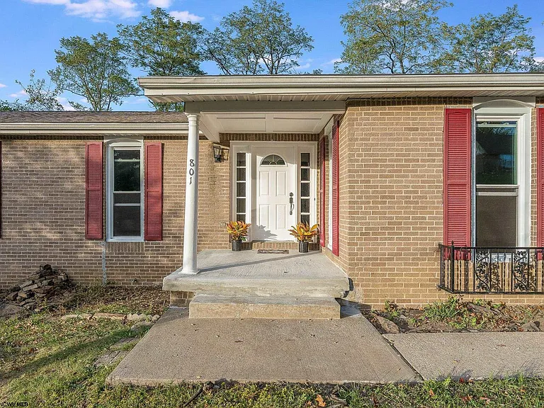 801 Cottonwood St — Photo 2