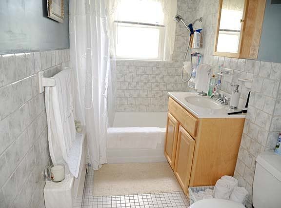 4th image of 10 Julien Ave #1