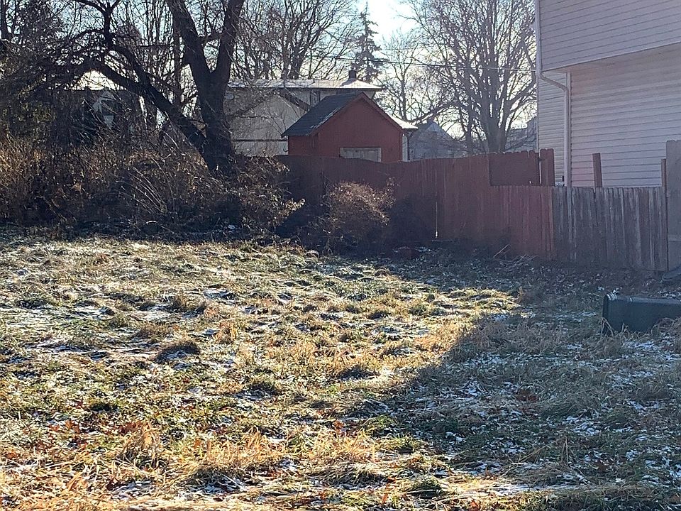2nd image of 136 Meadow Ct
