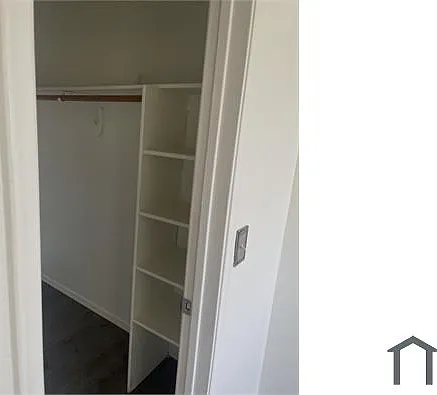 2 bed, 700 sqft, $1,300 — Photo 2