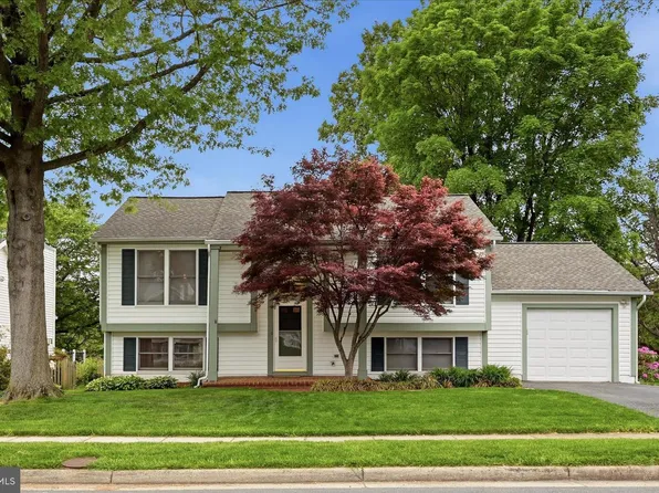 3824 Beech Down Dr, Chantilly, VA 20151
