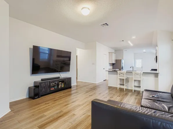 8212 Purple Aster Pass, Lago Vista, TX 78645