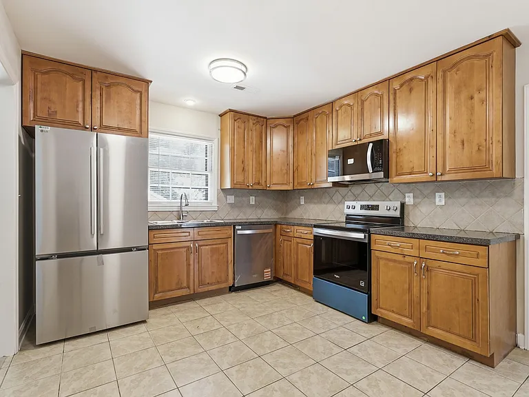 4609 Randolph Rd — Photo 11