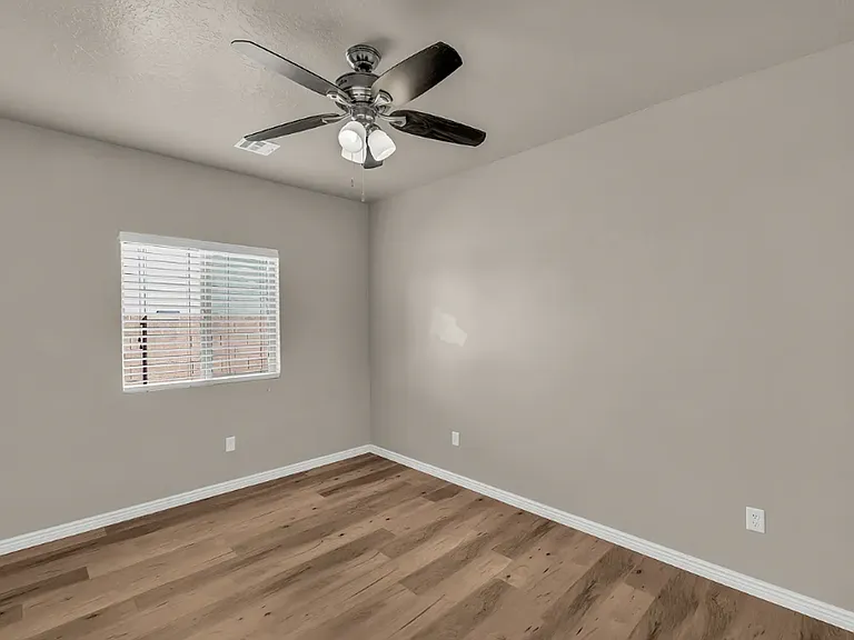 3321 S 300 W — Photo 9