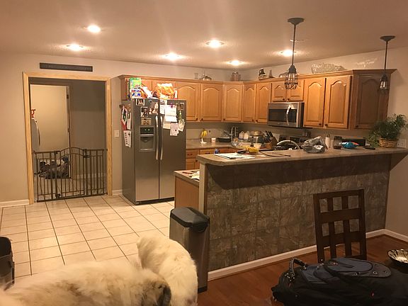 3rd image of 122 Mountain Laurel Ct