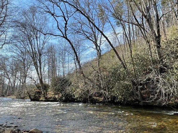 12 Bristol Rd, Hayesville, NC 28904