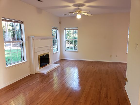 3rd image of 2807 Redfield Dr