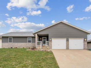 2145 Cherry Ln NE, Cedar Rapids, IA 52402