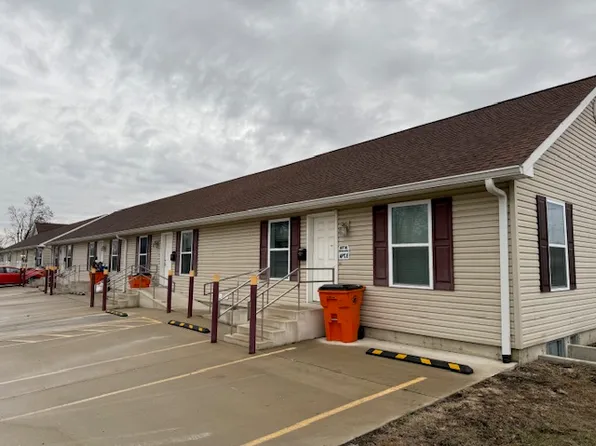 911 N Riverside Dr, Winamac, IN