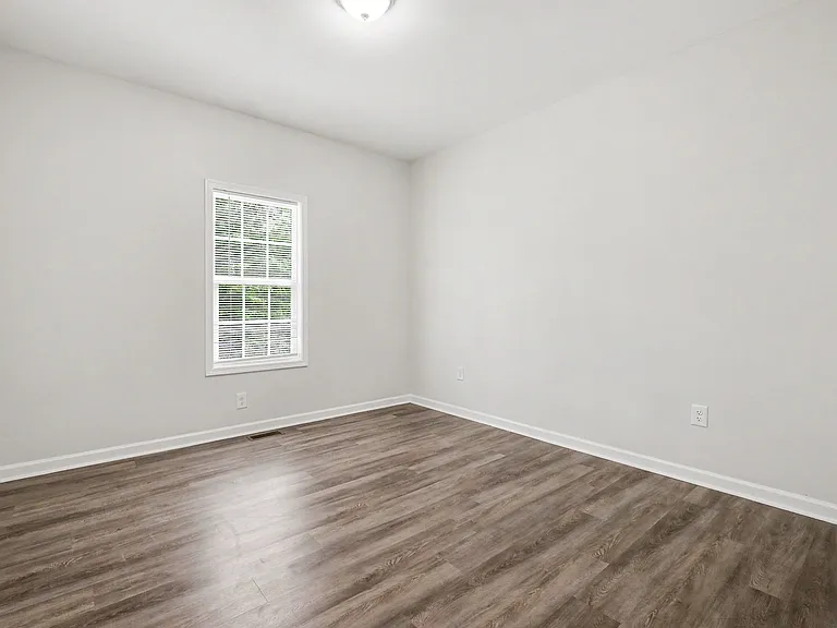 324 N Milford Rd — Photo 8