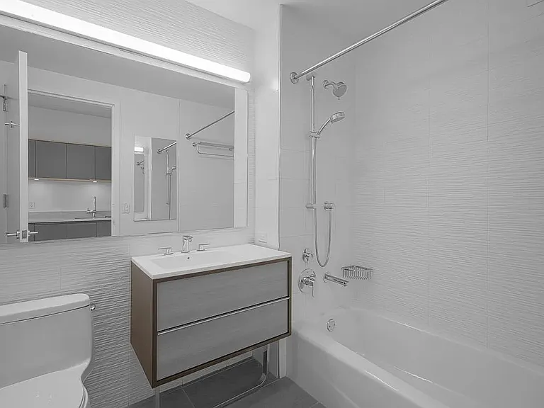 10 City Point #25B — Photo 8
