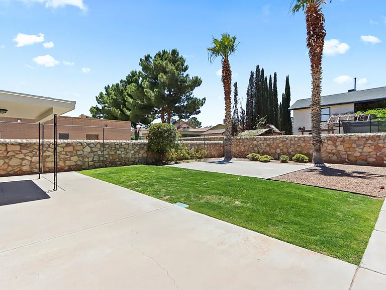 1861 Sonoma Pl — Photo 36