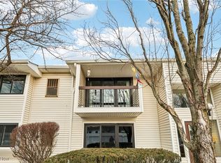 2880 N Bay Dr APT N13, Westlake, OH 44145