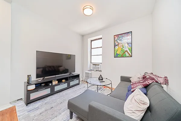 Rented by Living New York | media 9