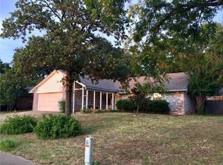 1817 Roosevelt Ct, Pantego, TX 76013