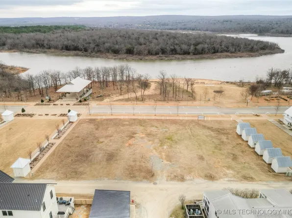 43 Water St, Eufaula, OK 74432