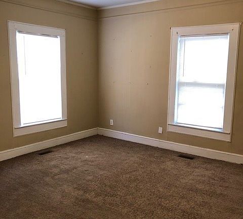 5th image of 819-A Green Ave