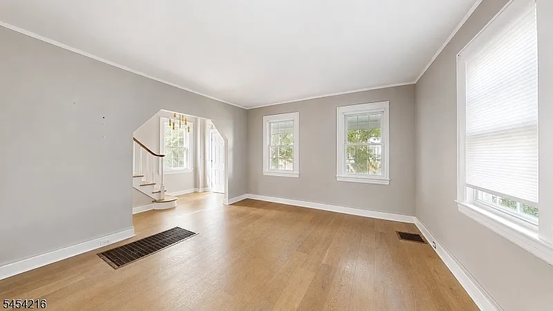 2 bed, 1.0 bath, $3,800 — Photo 4