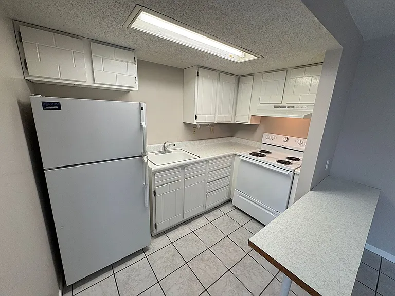 1218 Pomeroy St #12 — Photo 4