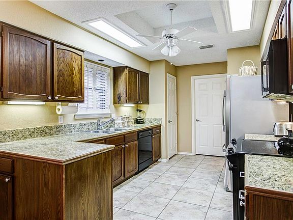 3rd image of 5458 Meadow Vista Ln