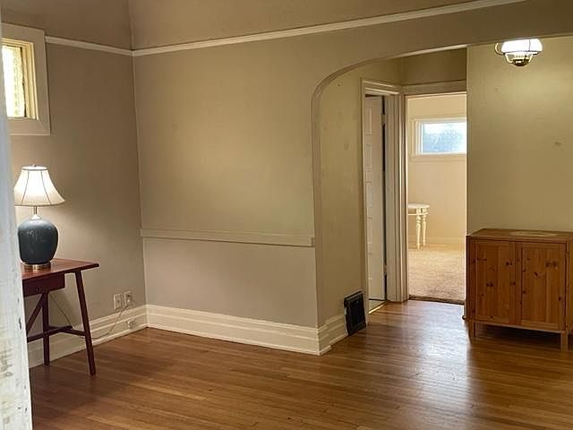 1st image of 810 N 6th St APT B