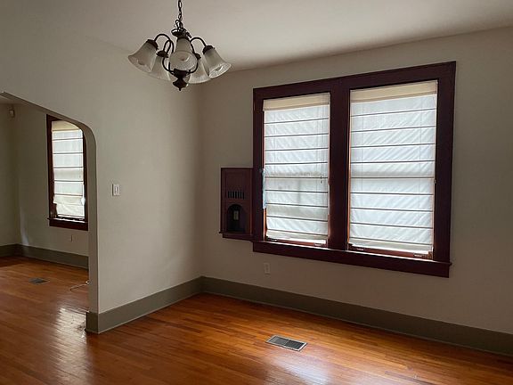 Photo taken from the second room, presumably used for a dining room