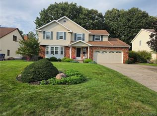 157 Independence Dr, Lockport, NY 14094