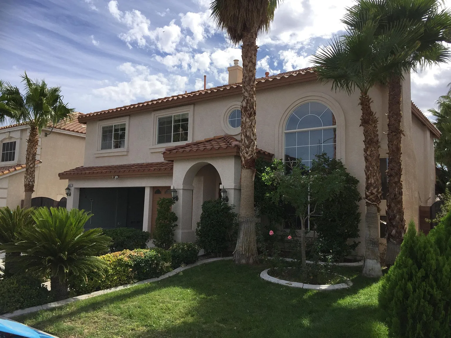 4 bed, 2.5 bath, 2842 sqft, $3,300 — Photo 2