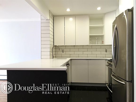 2nd image of 697 Bergen St #2