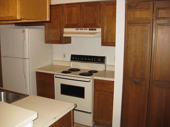2nd image of 417 8th Ave SE #2
