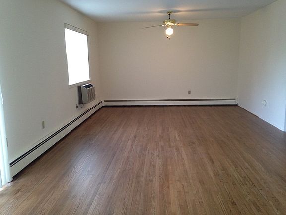 5th image of 421 Bloomfield Ave #D1-103