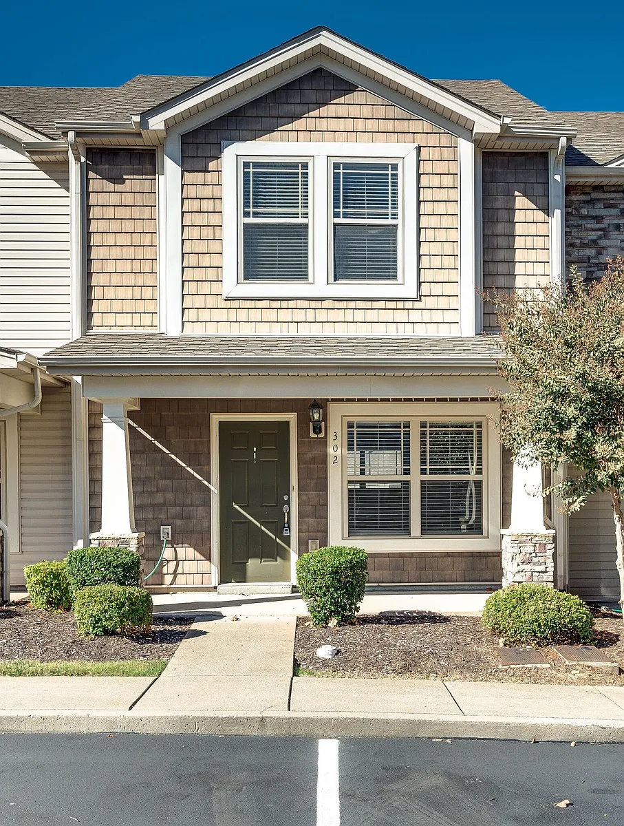 Building Photo - 735 Tulip Grove Rd #302