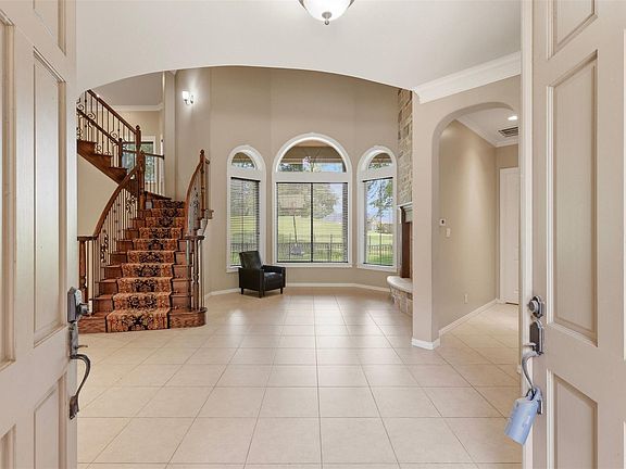 4th image of 79 Melrose Dr