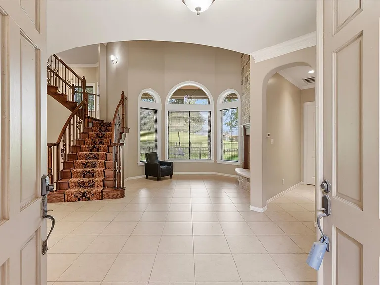 79 Melrose Dr — Photo 4