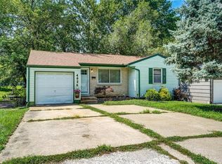 4826 N Tullis Dr, Kansas City, MO 64119