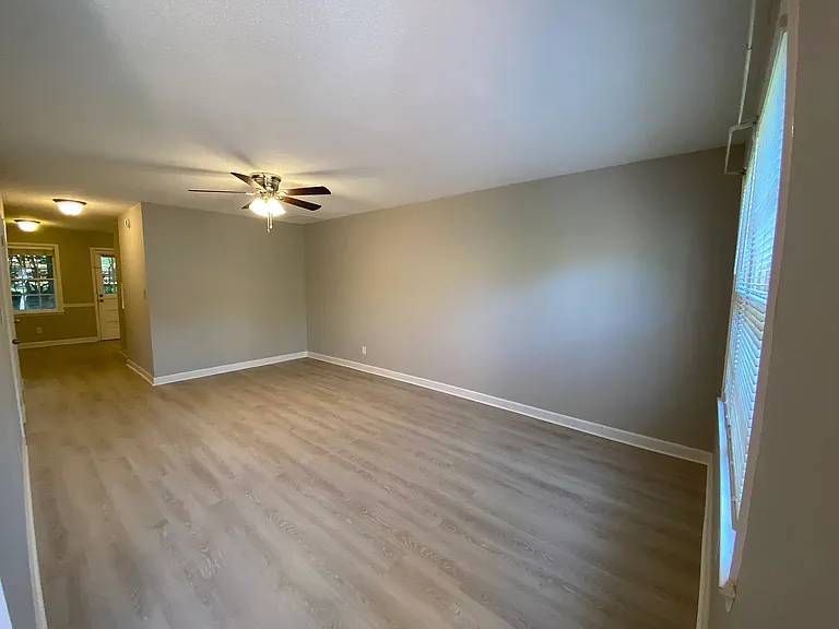 921 Nottingham Dr #13 — Photo 9