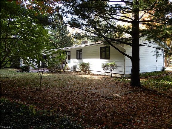 4th image of 2885 Cricket Ln