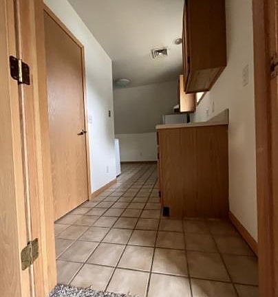 2nd image of 609 W White St APT 1