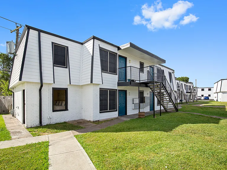 Silver Club Apartments — Photo 6