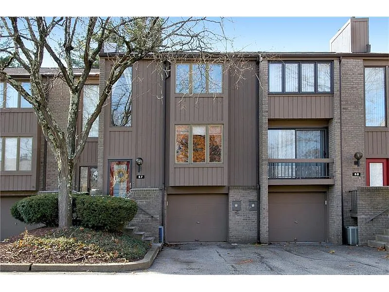 57 Maple Ct photo 1