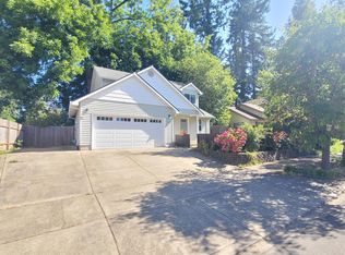 2119 NE Village Ct, McMinnville, OR 97128