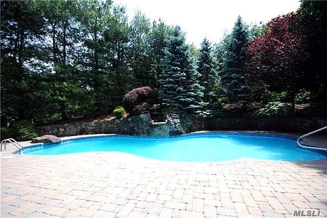1st image of 8 Norris Ln