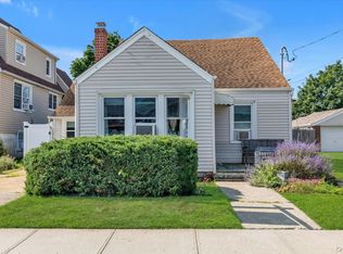 9 Hamilton Avenue, Island Park, NY 11558