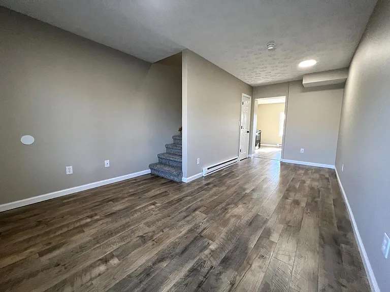 101 Thorn St #3 — Photo 4