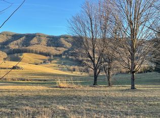 512 Arrowhead Cir, Cedar Bluff, VA 24609