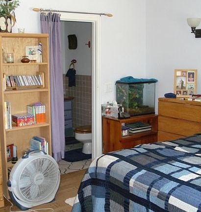 bedroom w/bath 14x14