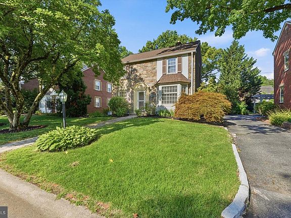 5th image of 7 York Rd