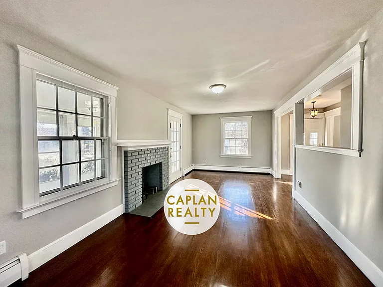 35 Glen Rd — Photo 4
